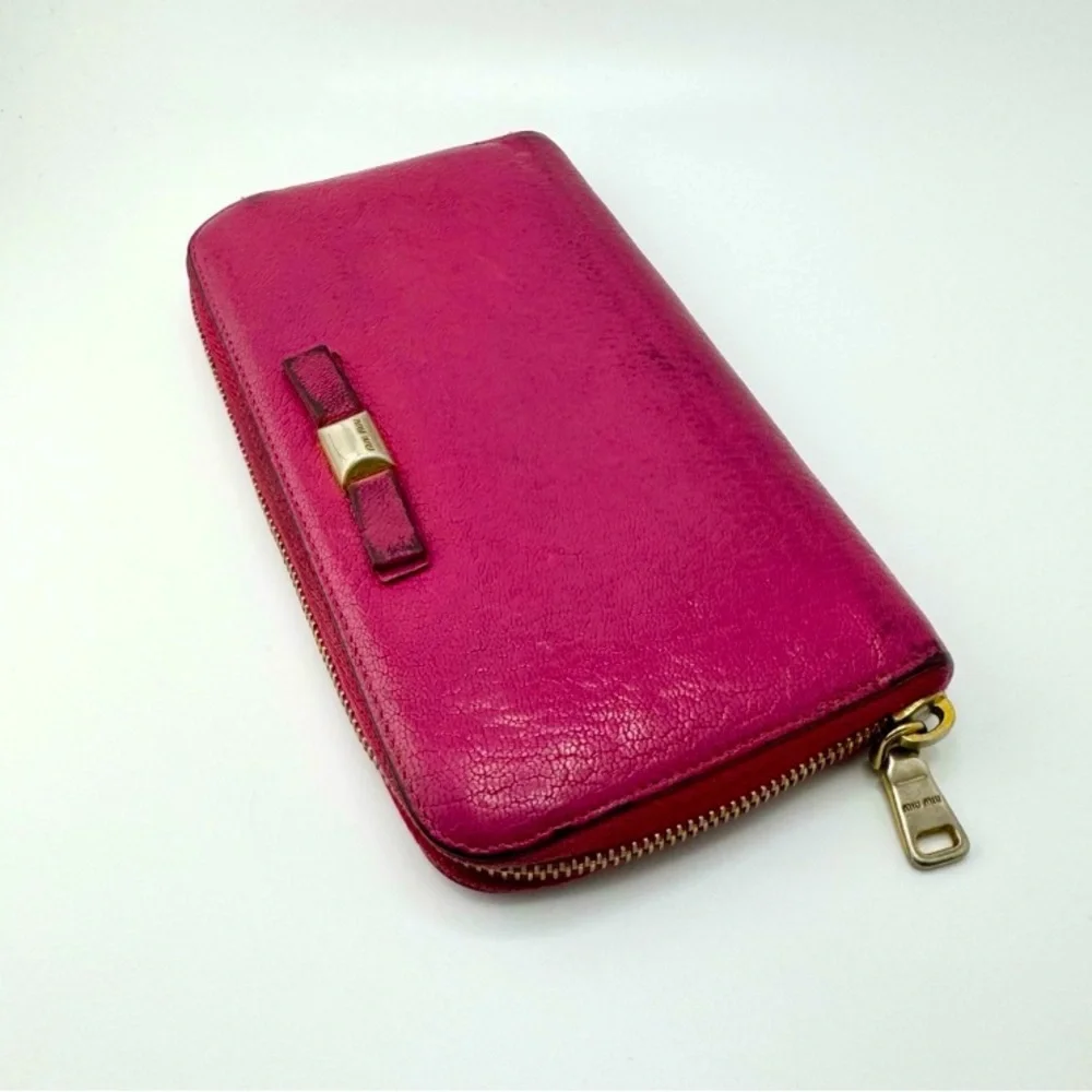 MIU MIU Fuchsia Wallet, GUC